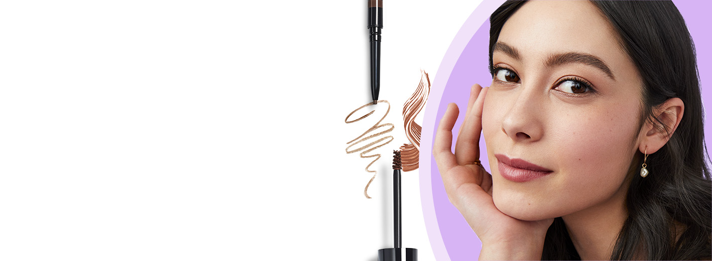 Модель із яскравими бровами, укладеними компанії "Мері Кей"